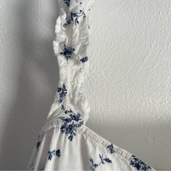 Universal Thread Maxi Dress Size 1X  White Blue Floral Tiered Sleeveless Flowy - Picture 6 of 13